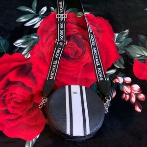 Michael Kors Bucket Bag